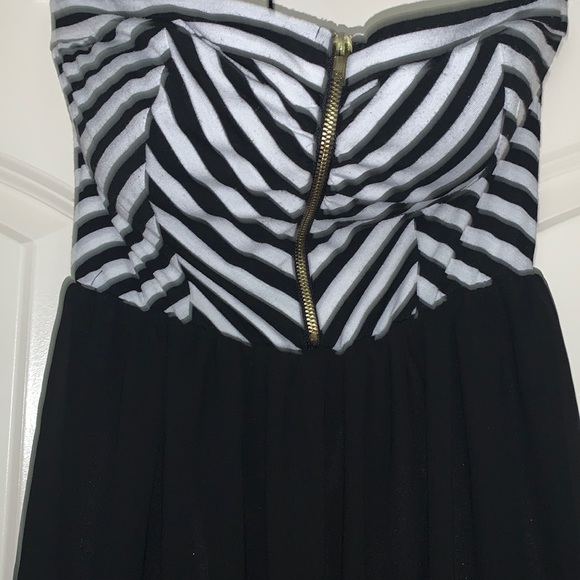 Iris polyester spandex medium black & white stripe strapless  maxi dress. - Picture 1 of 5